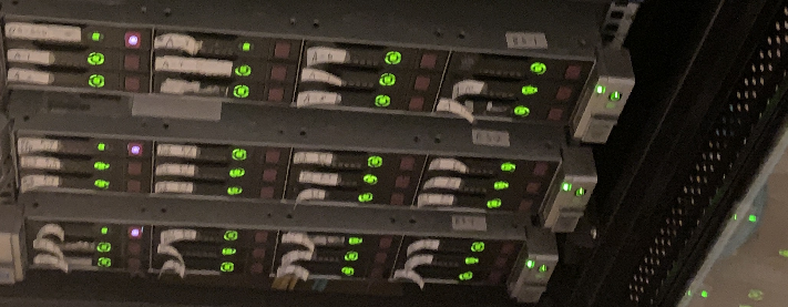DL 380G9 front
